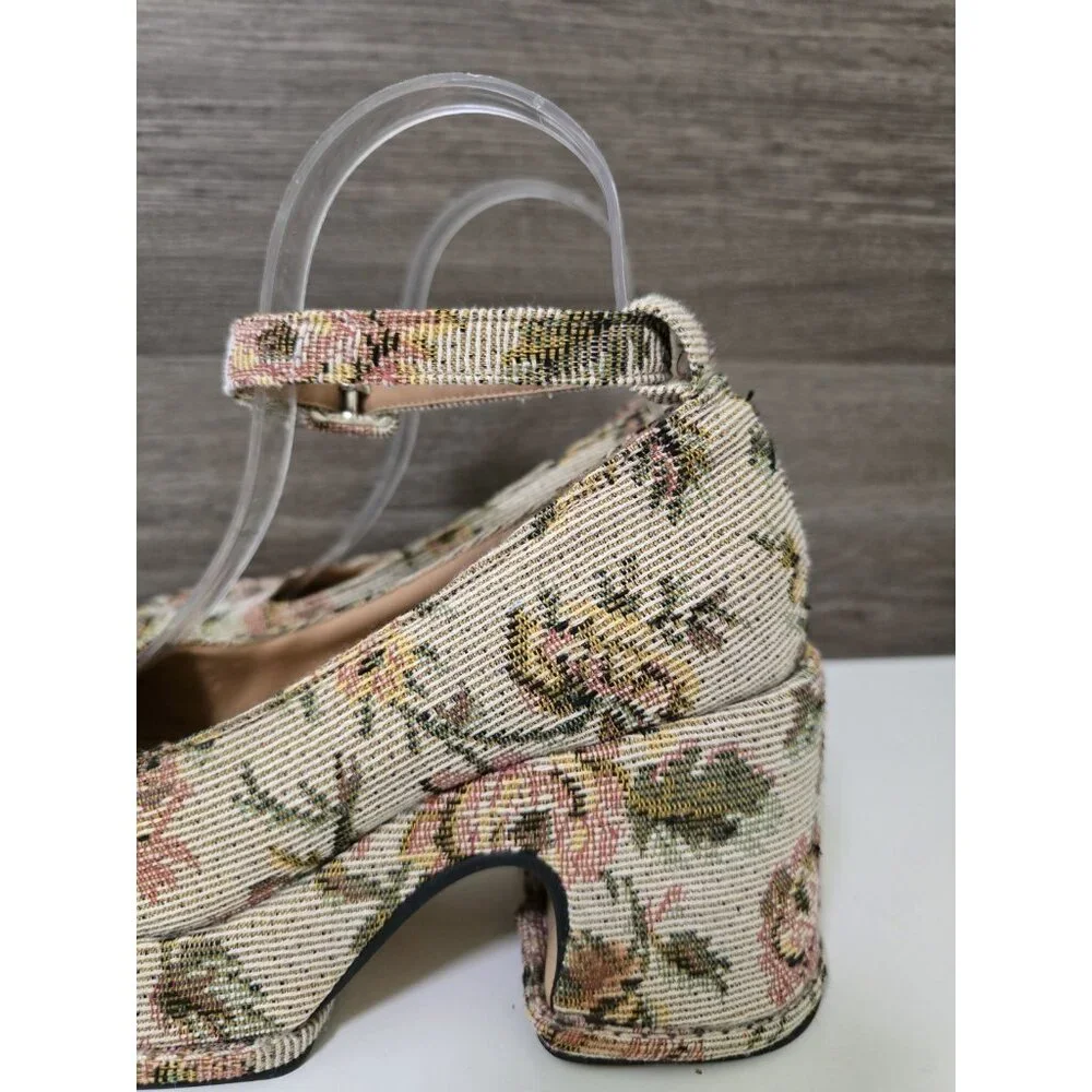 Floral Patterned Women's Heels - Picture 8 of 8